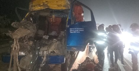 ঢাকা-মাওয়া এক্সপ্রেসওয়েতে অজ্ঞাত যানের ধাক্কায় পিকআপের চালক ও হেলপার নিহত