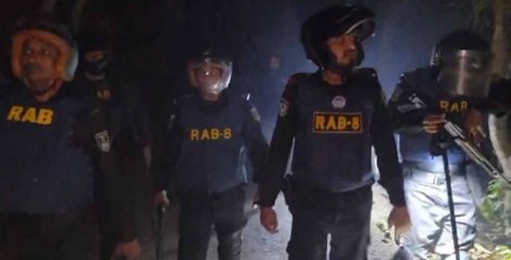 মাদারীপুরে দুই পক্ষের রণক্ষেত্র: শতাধিক ককটেল বিস্ফোরণ, আহত ৩