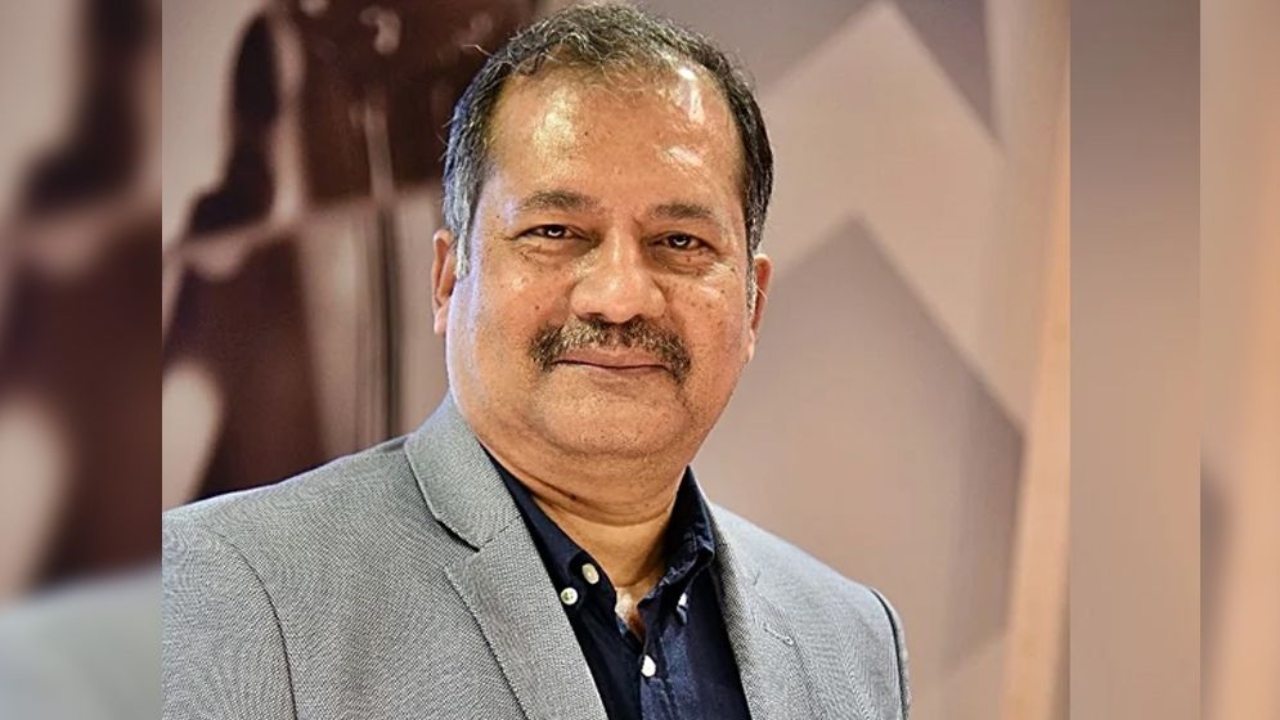 চলতি মাসেই ৪ কোটি পরিবারে ফ্যামিলি কার্ড: তথ্যমন্ত্রী