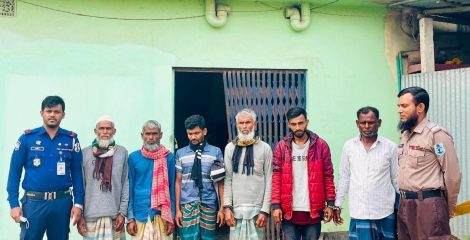 শরীয়তপুর মেঘনায় জাটকা নিধনে অভিযান: ৪ জেলে গ্রেফতার, কারেন্ট জাল জব্দ
