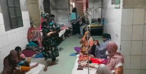 শরীয়তপুরে ডায়রিয়ার প্রকোপ: শয্যা সংকটে মেঝে ও বারান্দায় রোগীদের ঠাঁই