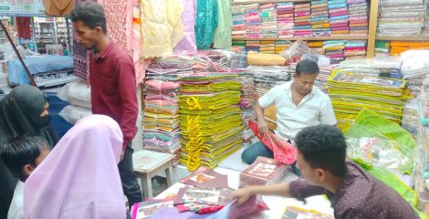 শরীয়তপুরে জমে উঠেছে ঈদের বাজার