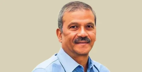 ‘অসমাপ্ত আত্মজীবনী’ বিক্রিতে বাধার অভিযোগ, মধ্যরাতে প্রতিবাদ আসিফ নজরুলের