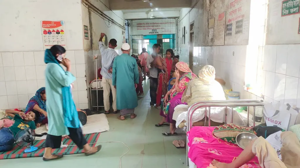 শরীয়তপুর সদর হাসপাতালে বাড়ছে ডেঙ্গু-ডায়রিয়ার রোগীর চাপ