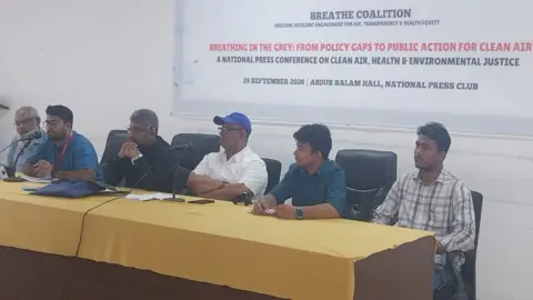 নিঃশ্বাসের ধূসরতা কাটাতে যুবদের ১৫ দফা দাবি