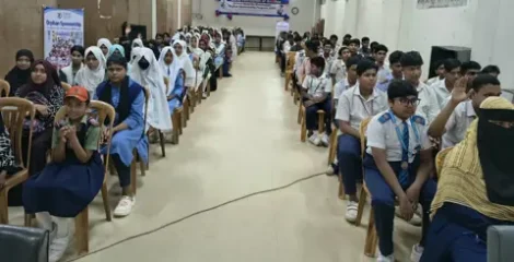 ১৪৮ সুবিধাবঞ্চিত ও এতিম শিক্ষার্থীর হাতে শিক্ষা উপকরণ
