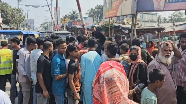 গাজীপুরে দুই স্থানে সড়ক দুর্ঘটনায় বাবা-ছেলেসহ নিহত ৩