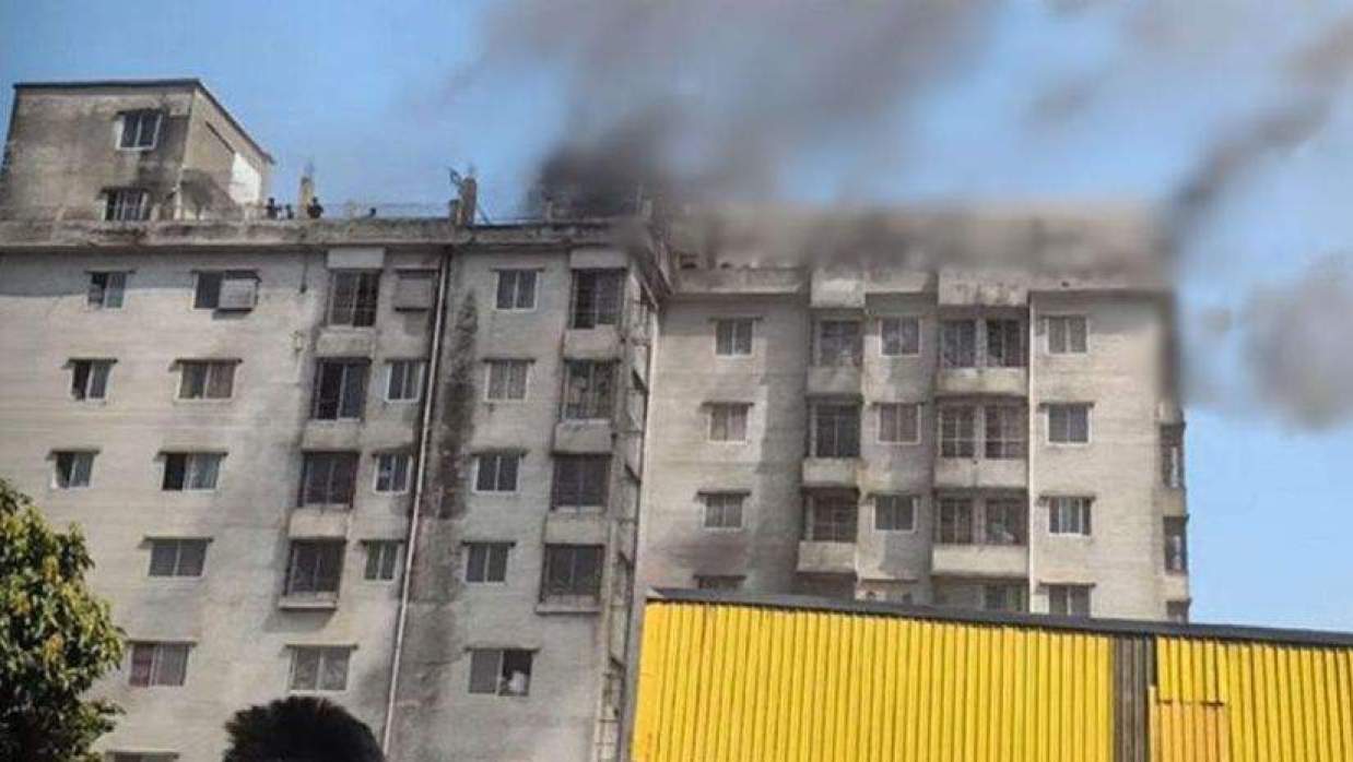 কেরানীগঞ্জে প্লাস্টিক কারখানায় আগুন, নিয়ন্ত্রণে ৮ ইউনিট