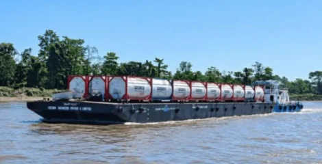 ৭০ বছর পর আসাম থেকে নৌপথে বাংলাদেশে পণ্যবাহী জাহাজ