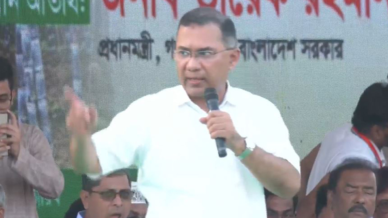 “স্বৈরাচার ও একটি দল এক হয়ে দেশে বিশৃঙ্খলা সৃষ্টির চেষ্টা করছে”: রাজশাহীতে প্রধানমন্ত্রী