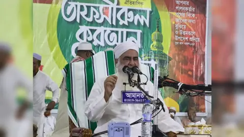 দুনিয়ার মোহে নষ্ট হচ্ছে মূল্যবান হায়াত: সালাহউদ্দীন নানুপুরী