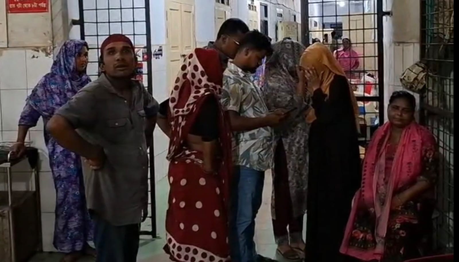 ইনজেকশন আনতে গিয়ে ট্যাবলেট, শরীয়তপুর হাসপাতালে নার্সকে মারধরের অভিযোগ