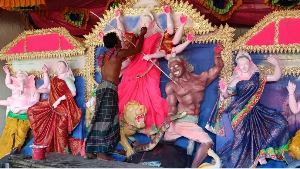 তেরখাদায় ৯৭ মণ্ডপে দুর্গাপূজা, নিরাপত্তায় প্রশাসনের বিশেষ ব্যবস্থা