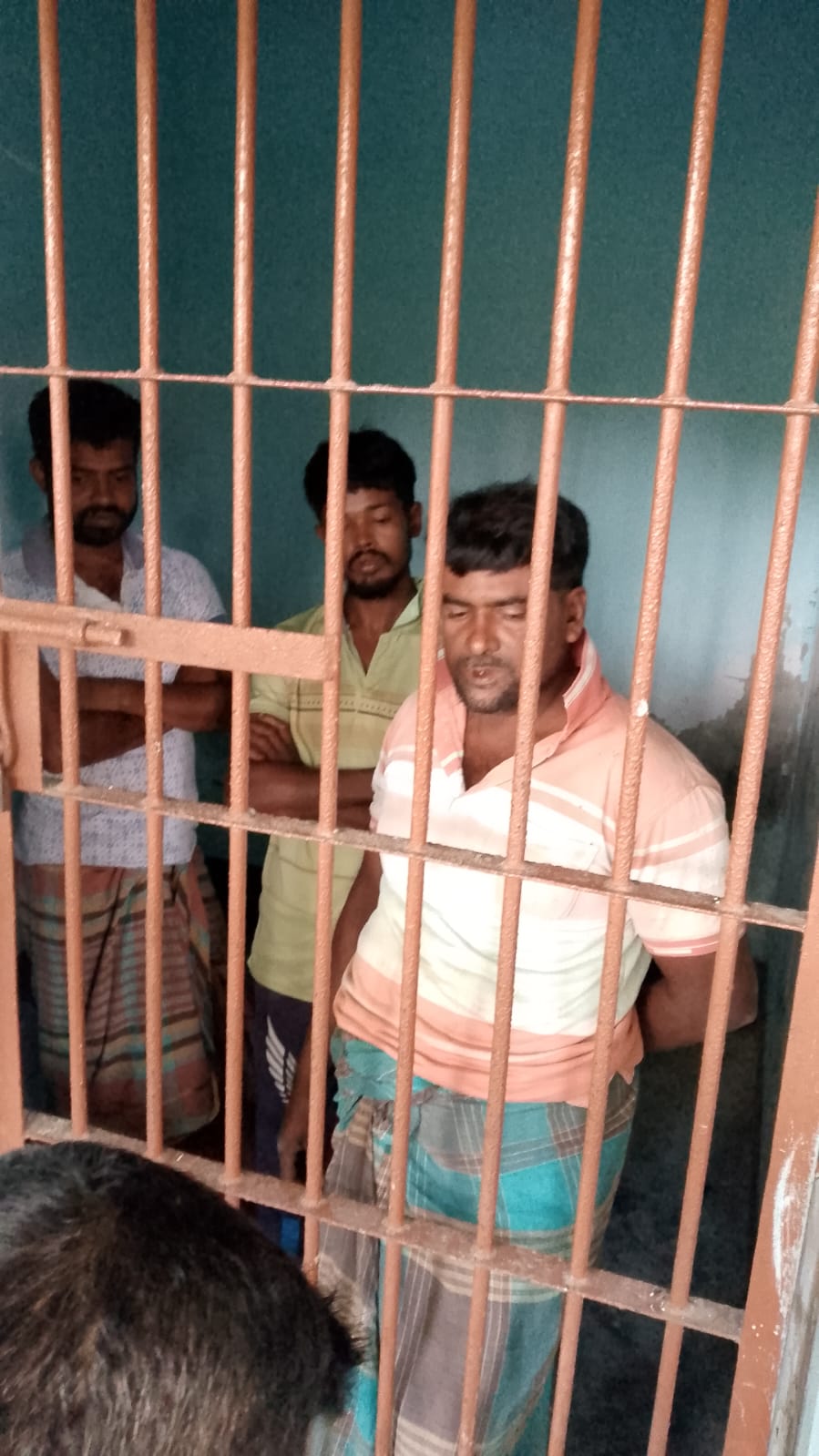 তেরখাদায় নদী পারের আশ্বাসে নৌকায় তুলে নারীকে ধর্ষণের অভিযোগ, গ্রেপ্তার ৩