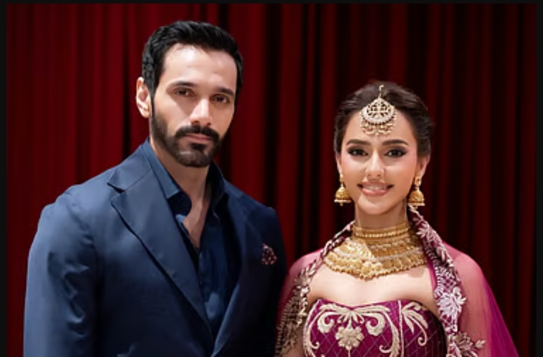 ঢাকার ফ্যাশন শোতে ‘তেরে বিন’ তারকা ওয়াহাজ আলী, সঙ্গে নুসরাত ফারিয়া