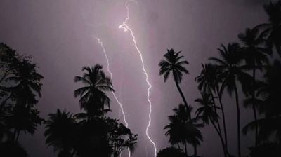 সন্ধ্যার মধ্যে ৩ জেলায় ৬০ কিমি বেগে ঝড়সহ বজ্রবৃষ্টির পূর্বাভাস