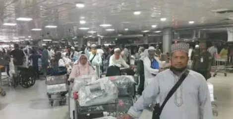 সৌদিতে আটকে পড়া ঈশ্বরদীর ৫০ ওমরাহযাত্রী বিকল্প পথে দেশে ফিরলেন