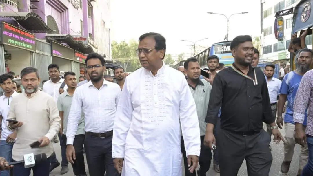ফুটপাতে হকার বসতে দেওয়া হবে না: ডিএসসিসি প্রশাসক