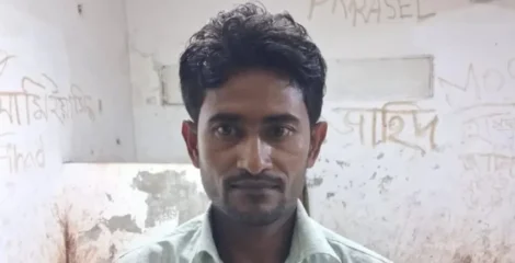 মোহাম্মদপুরে সাত মামলার আসামি কিশোর গ্যাং লিডার কেন্তা ফিরোজ গ্রেপ্তার