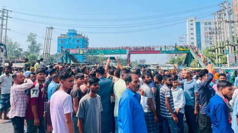 গাজীপুরে ঢাকা-টাঙ্গাইল মহাসড়ক অবরোধ, কয়েক কিলোমিটার যানজট