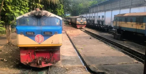 এক ইঞ্জিনের যন্ত্রাংশ খুলে সচল হচ্ছে আরেকটি, পার্টসের অপেক্ষায় বছর পেরোয়